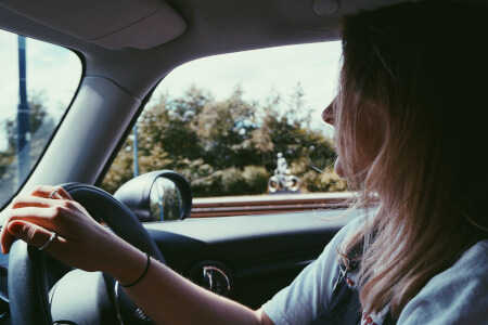 girl-driving-summer